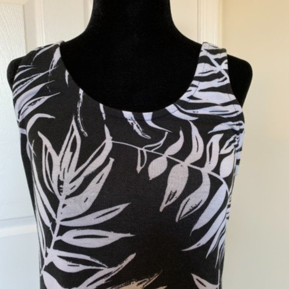 Leaf Print Sleeveless Dress - Picture 3 of 3